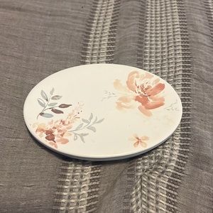 Floral soap dish